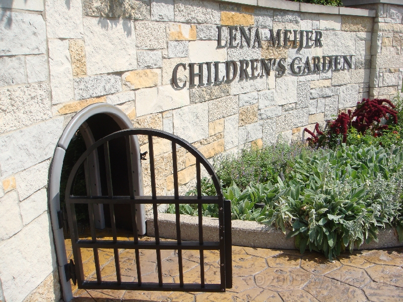 Western Michigan [2009] 465.JPG - Scenes from Frederik Meijer Gardens & Sculpture Park.